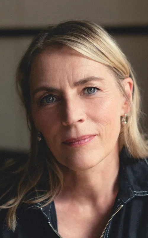 Saskia Reeves