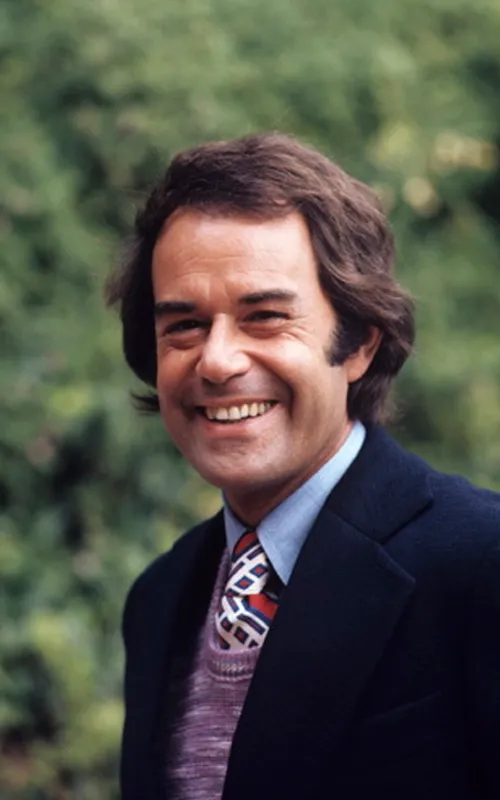 Laurence Luckinbill