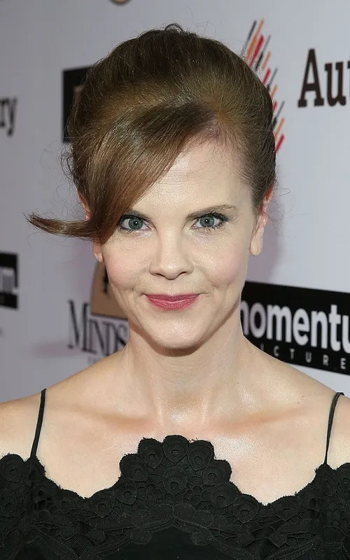 Kiersten Warren