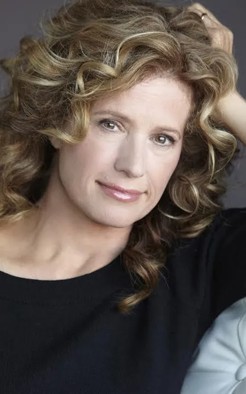 Nancy Travis