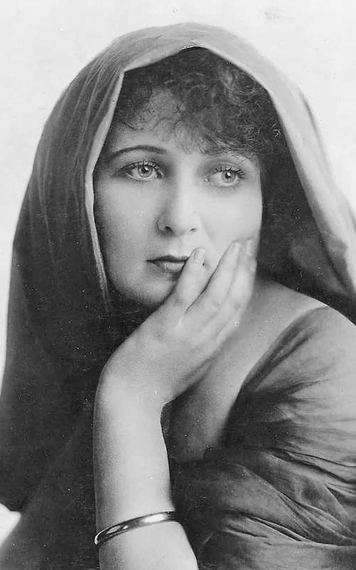 Gretchen Lederer