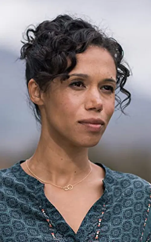 Vinette Robinson