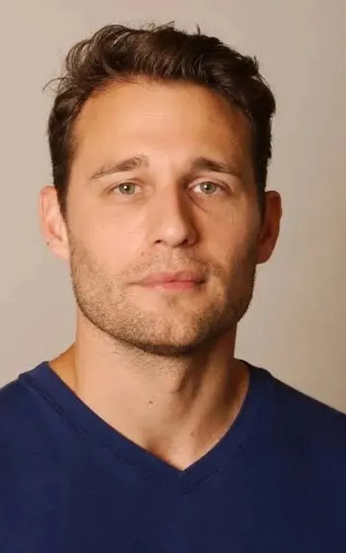 Travis Oliver