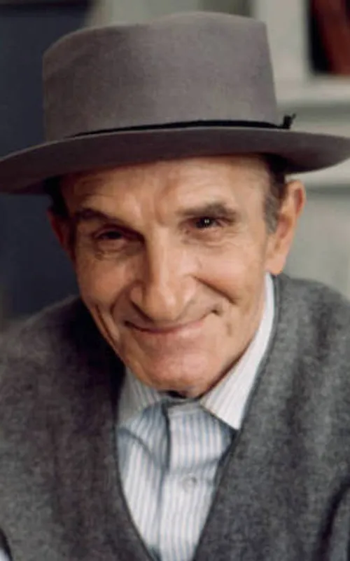 Leonard Barr