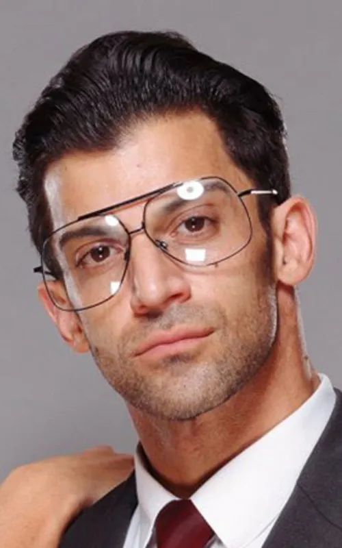 Robert Strauss
