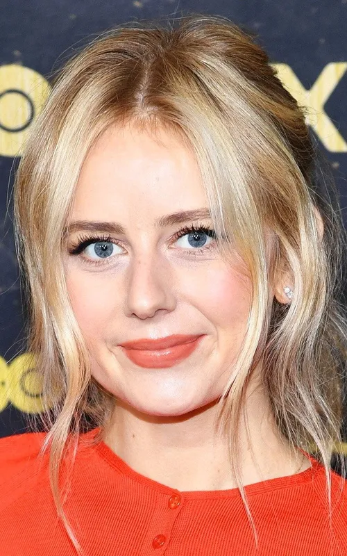 Justine Lupe