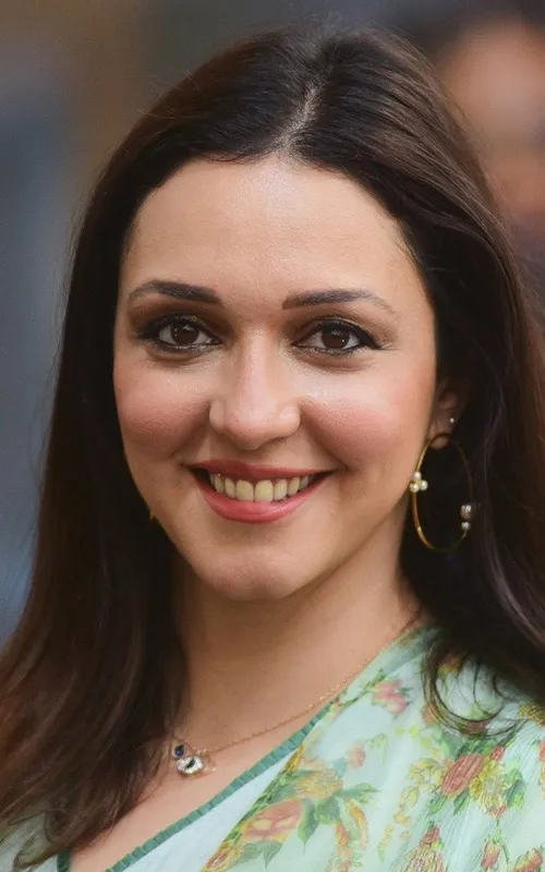 Nauheed Cyrusi