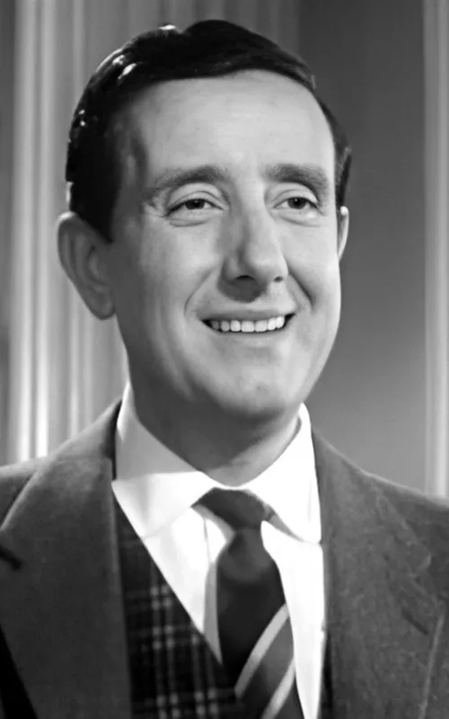 Manolo Gómez Bur