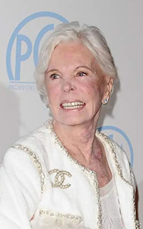 Joan Lee