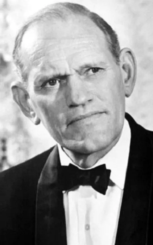 Harry Andrews