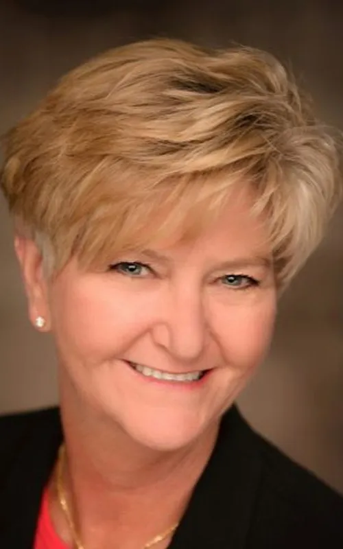 Lisa Benson