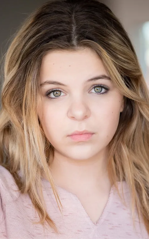 Samara Lee