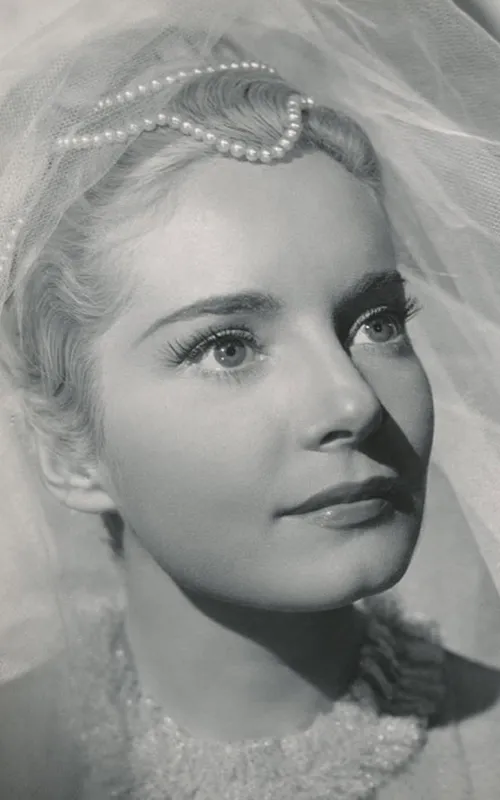 Suzanne Cloutier