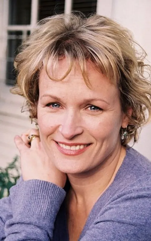Elizabeth Dennehy