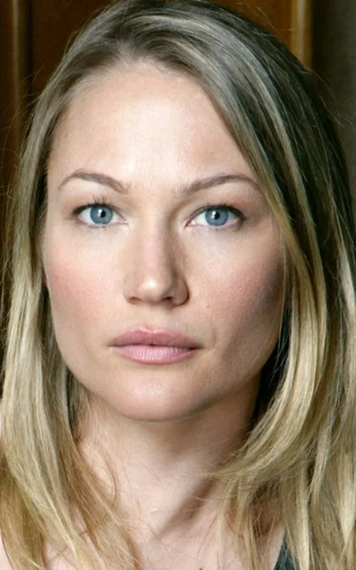Sarah Wynter