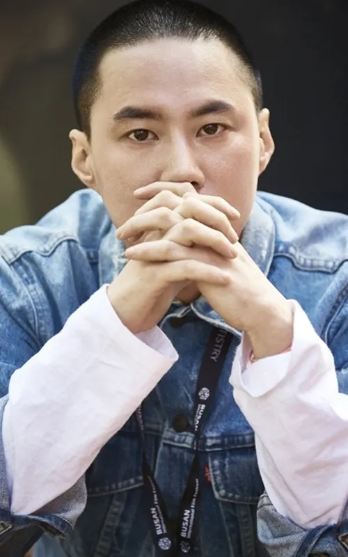 Lee Hwan