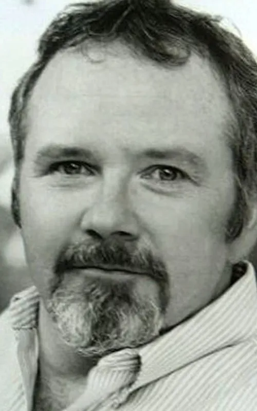 Tom Riis Farrell