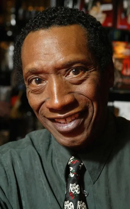 Lionel Mark Smith