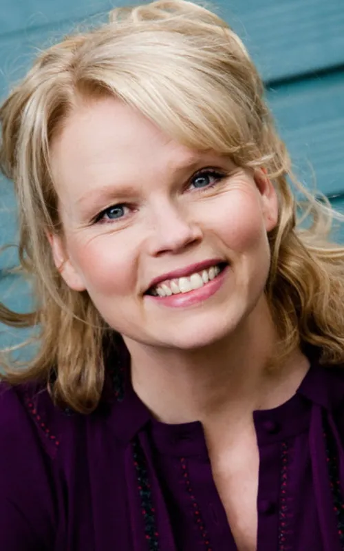 Sara Crowe