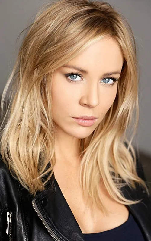 Tara Holt