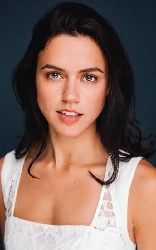 Nina Kiri
