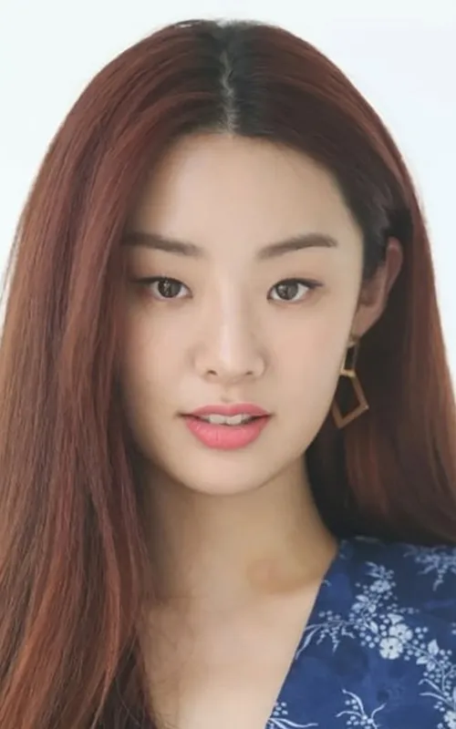 Stephanie Lee