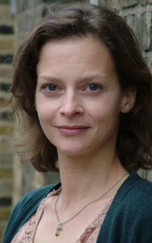 Julie Cox