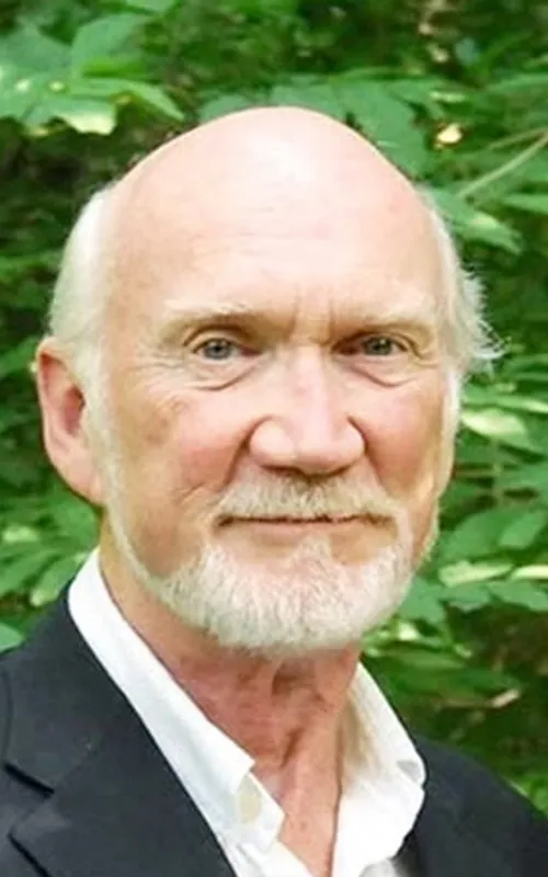 Colin Fox