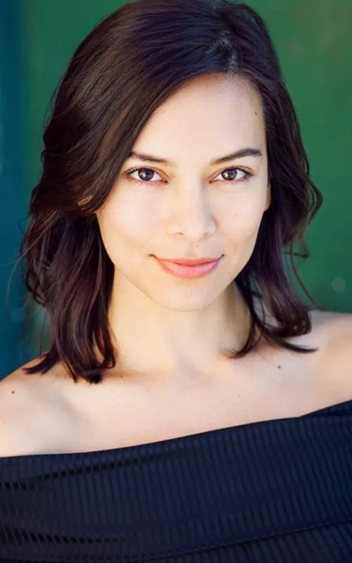 Sonya Balmores