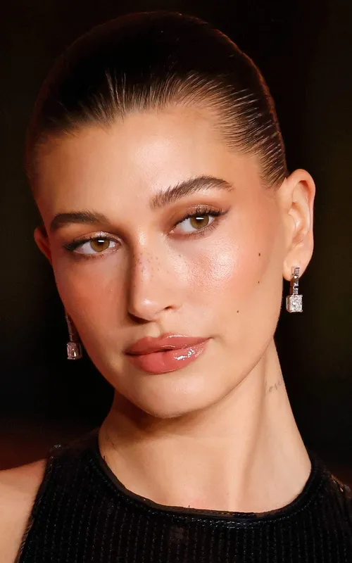 Hailey Bieber