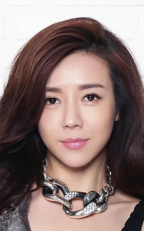 Cica Zhou