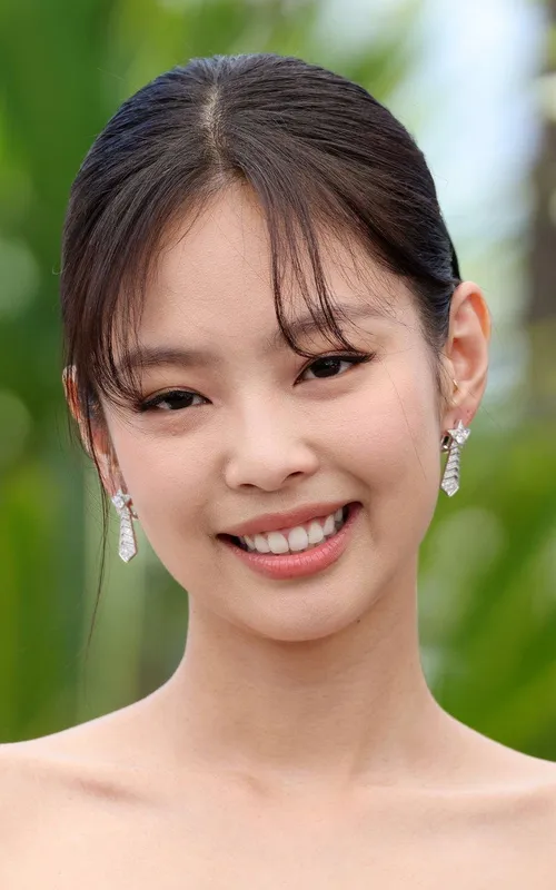 JENNIE