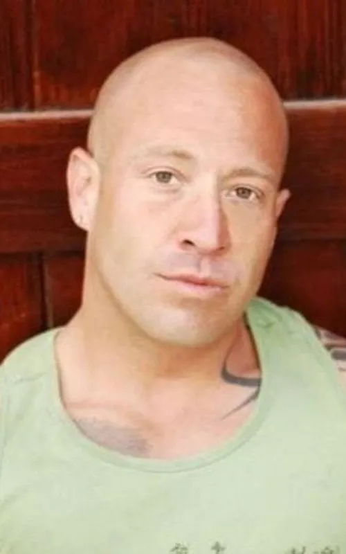 Aaron Saxton