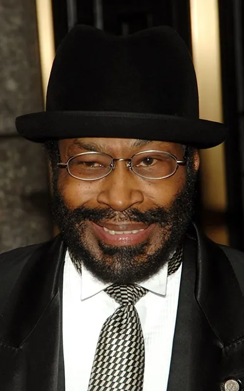 Anthony Chisholm