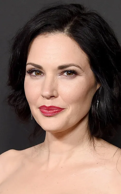 Laura Mennell
