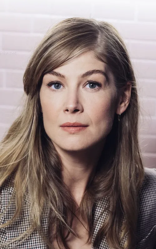 Rosamund Pike