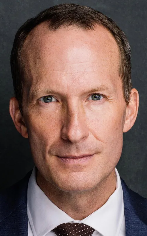 Ian Lyons