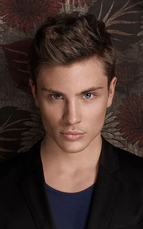 Jannik Schümann
