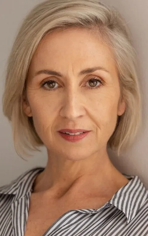 Renee Lyons