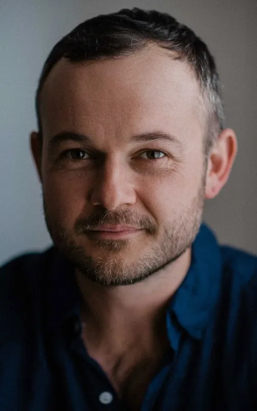Daniel Henshall