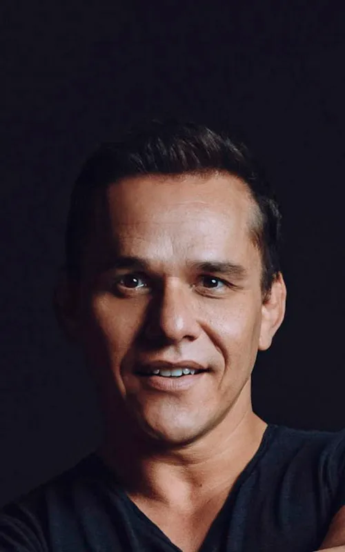 Steve Cardenas