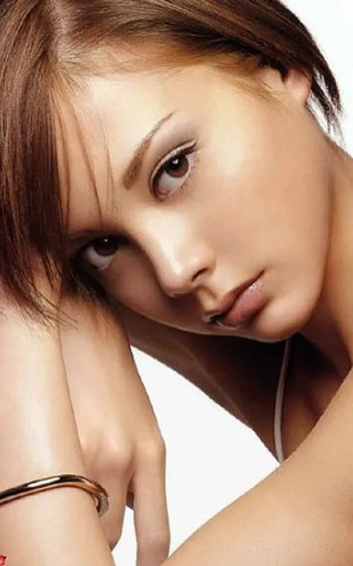 Anna Tsuchiya