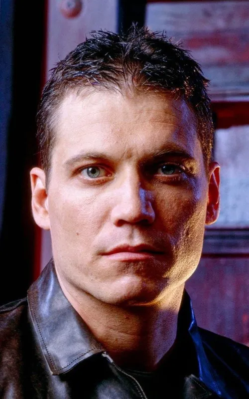 Holt McCallany