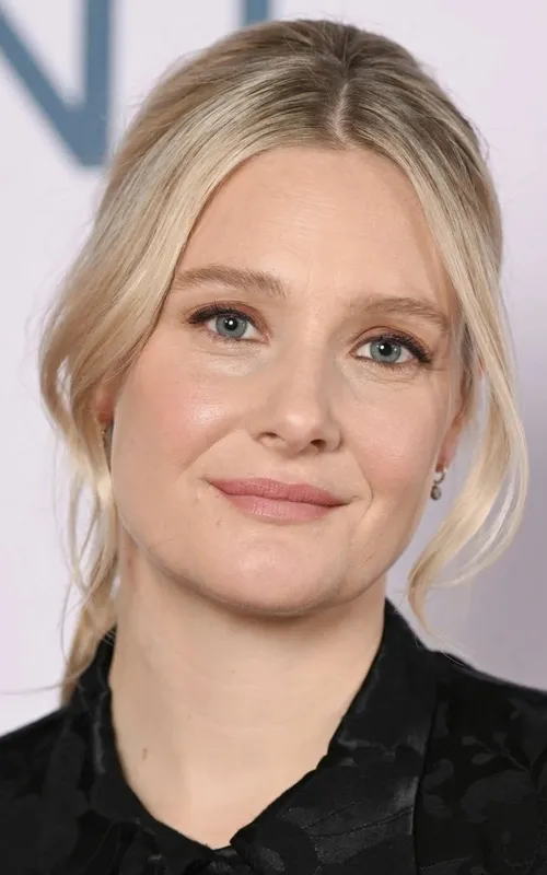 Romola Garai