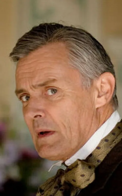 Simon Williams
