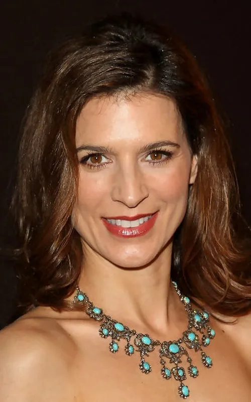 Perrey Reeves