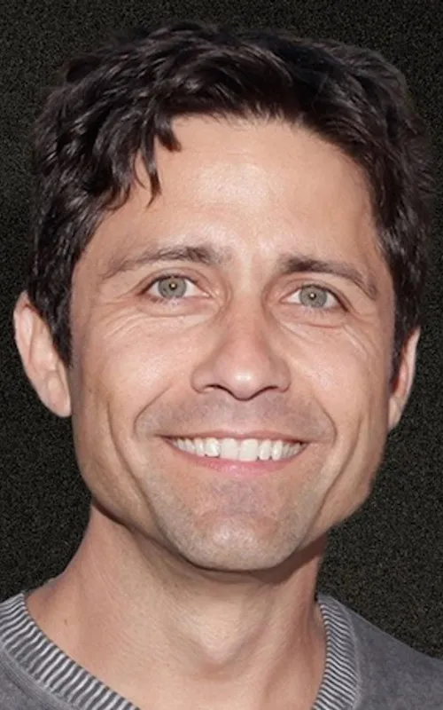 Byron Thames